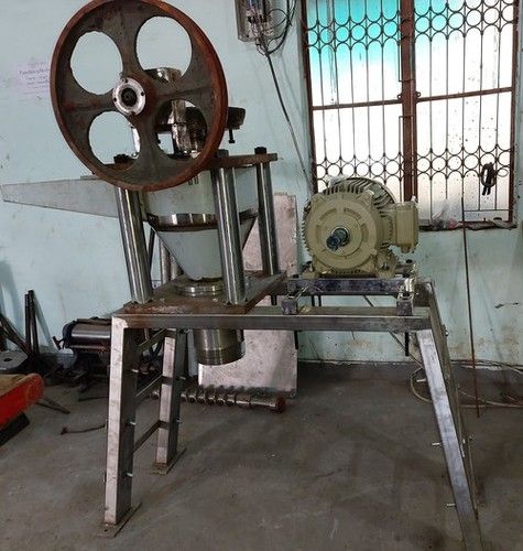 Semi Automatic Stainless Steel Sewai Machine