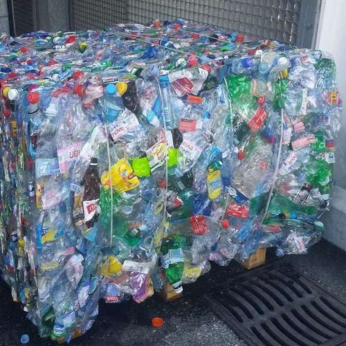 Various Colors Are Available Pet Bottle Scrap