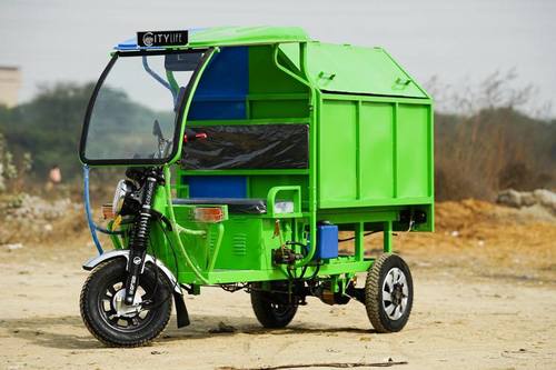 Garbage E-Rickshaw Loader