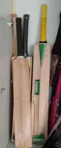 Fine Finish Cricket Bats Age Group: Adults