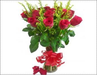 Green Red Rose Beauty Bouquets at Best Price in Bengaluru | Get Flowers  Daily