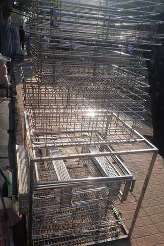 Modular Kitchen Metal Basket Size: Customised