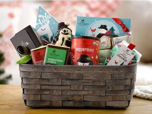 Holiday Gift Basket For Gift Packing