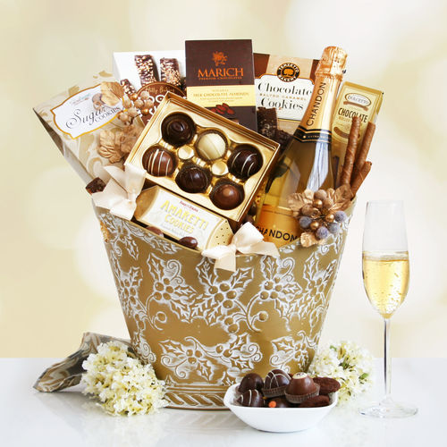 Holiday Gift Basket For Gift Packing