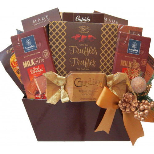 Holiday Gift Basket For Gift Packing