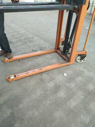 Easy To Operate Hydraulic Stacker Trolley Lift