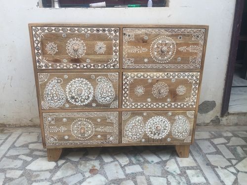 Fine Finished Chest of Drawers