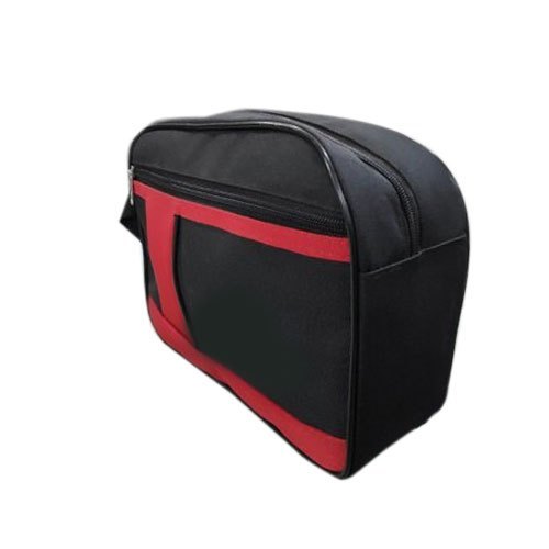 मॉइस्चर प्रूफ रेड और ब्लैक पॉलिएस्टर जिपर कैश बैग