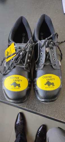  काले औद्योगिक सुरक्षा जूते 