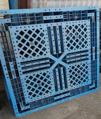 plastic pallets