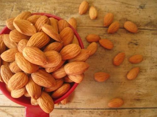 Brown Rich Taste Almond Nuts