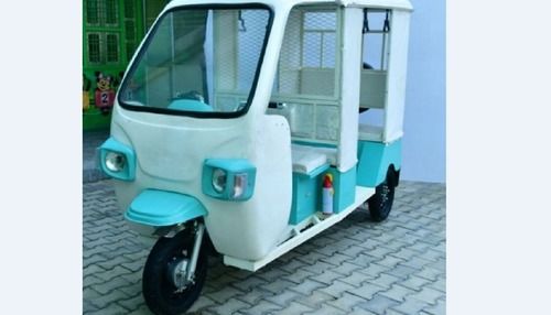 Iron Frame Passenger Electric Rickshaw