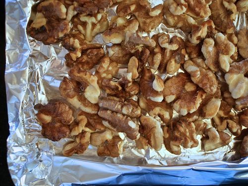 Fresh Natural Roasted Walnuts Broken (%): 2