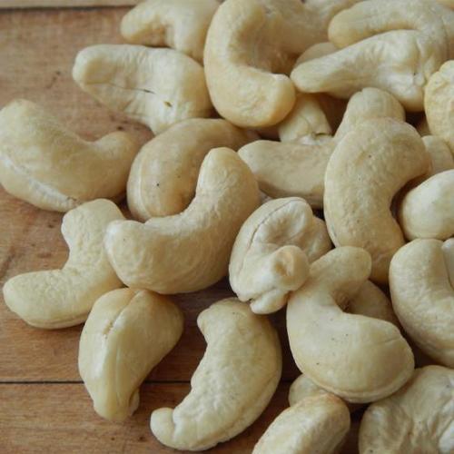 Nutrition Rich White Natural Roasted Cashew Nuts with 24 Months of Shelf Life