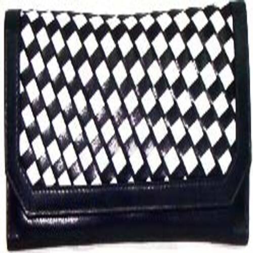 लेडीज़ ब्लैक एंड व्हाइट लेदर वॉलेट डिज़ाइन: क्लच