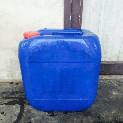 Hdpe Plastic Jerry Can Capacity: 35 Liter/Day