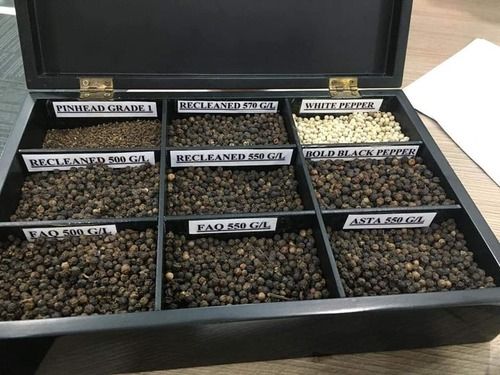 Solid Natural Dried Black Pepper