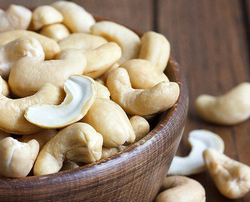 Pure And Natural Cashew Nuts Broken (%): 5