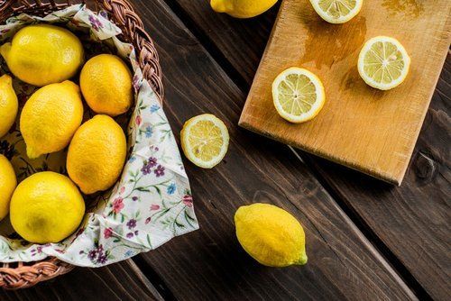 Fresh Organic Yellow Lemons - Sour Taste, Natural Style | 15-20 Days Shelf Life, Oval Shape, Chopped Processing, Cool and Dry Preserving