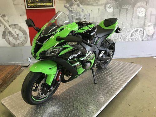  कावासाकी निंजा ZX-10R मोटरसाइकिल 