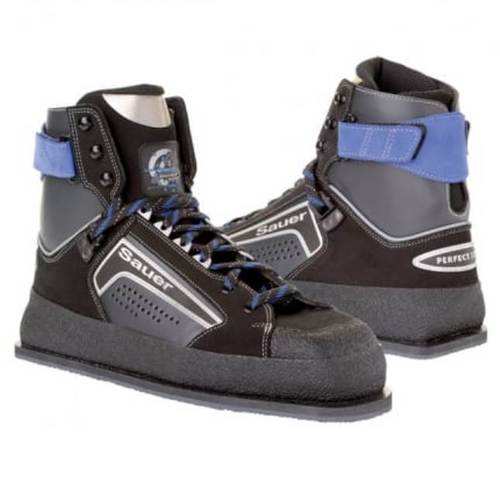 मल्टी कलर्ड नॉन स्लिपरी नेचर और लाइट वेट शूटिंग शूज़