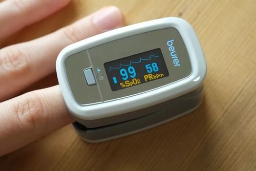 Digital Display Pulse Oximeter Accuracy: More Â°C