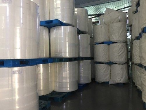 Light In Weight Pp Non Woven Fabric Roll