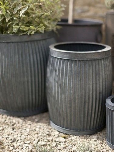 Zinc Planter For Garden Use Use: Flower Pots