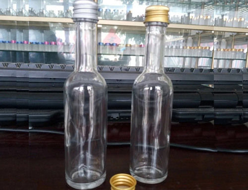 Classic Round Spirits Bottle Capacity: 50 Milliliter (Ml)