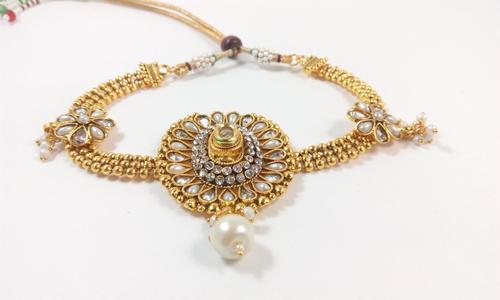 डिज़ाइनर मेटल और स्टोन बाजूबंद जेंडर: महिलाएं