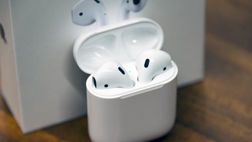 White Apple Airpods 2 Bluetooth Earphones