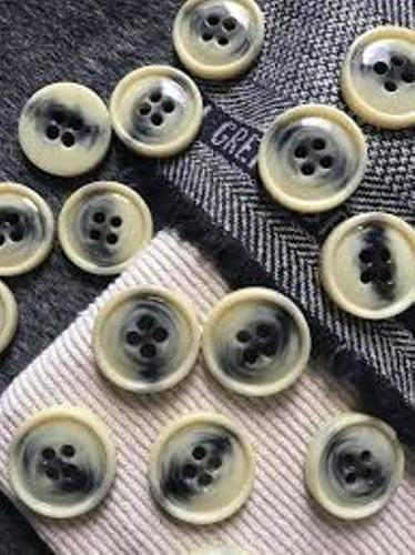 Resin New Fashion Two & Four Hole Round Overcoat Button