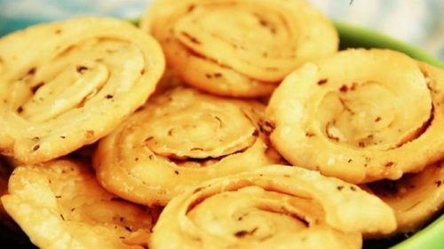 Tasty Farsi Fried Poori Snacks