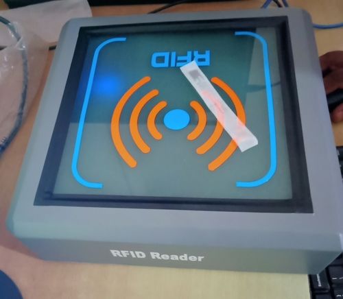  UHF RFID डेस्कटॉप रीडर 