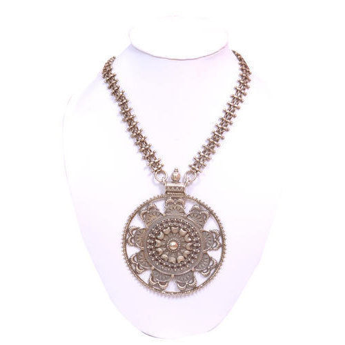 126g Party Wear Silver Necklace