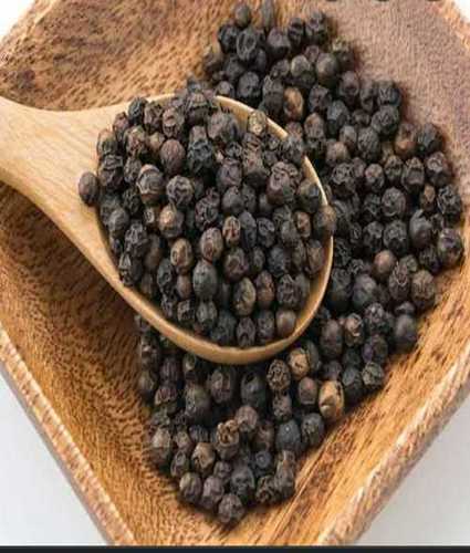 Dried And Natural Black Peppers