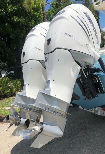 Pair 2016 Mercury Verado (L6) 4-Stroke Outboards Motor