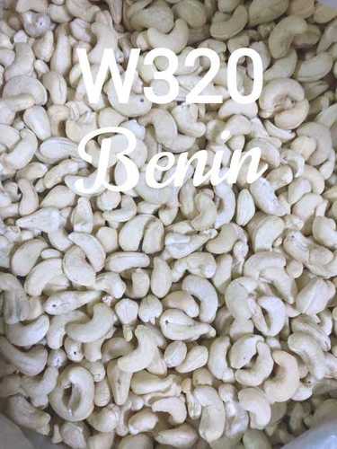 White W320 Whole Cashew Nuts