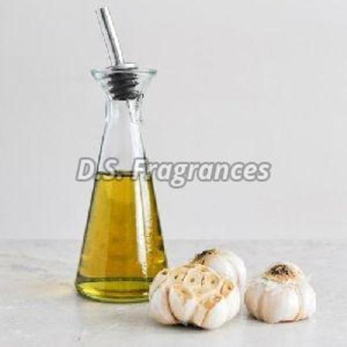 100% Pure and Natural Garlic Oil - Top Grade Liquid, Excellent Quality with Good Fragrance and Long Lasting Durability