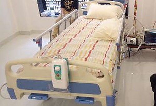  हॉस्पिटल सेमी फाउलर बेड 