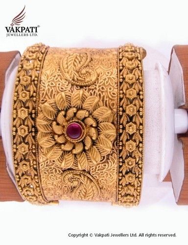 Golden 22k Gold Antique Designer Kada