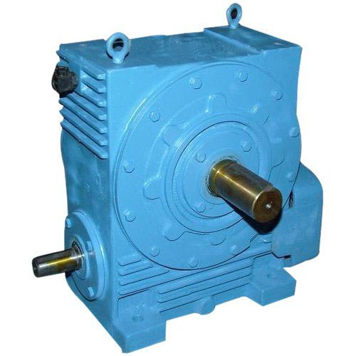 Worm Reduction Gear Box - Premium Quality, Power Capacity 139 kW | Cast Iron, Blue Color, Universal Mounting
