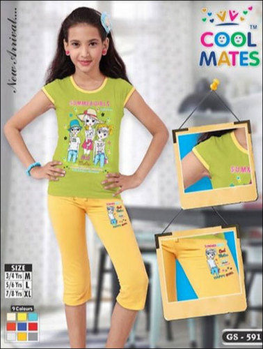 Multicolor Fashionable Girls T Shirt With Half Pant