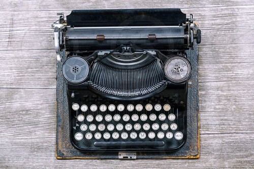 Antique Typewriter - Metal Build in Good Working Condition | Perfect for Home or Office Decoration, Art & Collectible