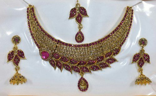 Fancy Necklace And Earring Set With Tika