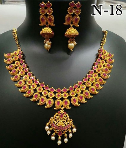 Maa Laxmi Shape Necklace Set Gender: Women