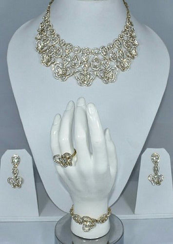 Party Wear Stone Necklace And Earring Sets Gender: Women