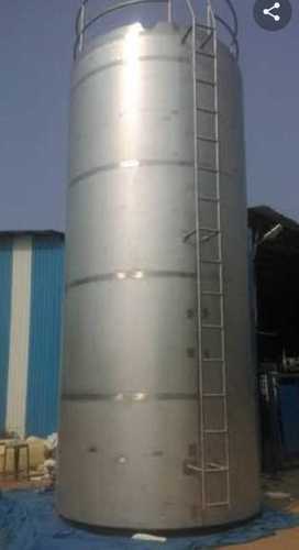 Vertical Milk Storage Tank - Stainless Steel 304, 0-50 Ton Capacity, 10-20 Feet Height, Customized Design | White Silver Finish, Ideal for Beverage Industry