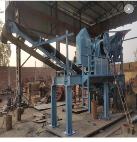 Gray Mobile Crusher Plant