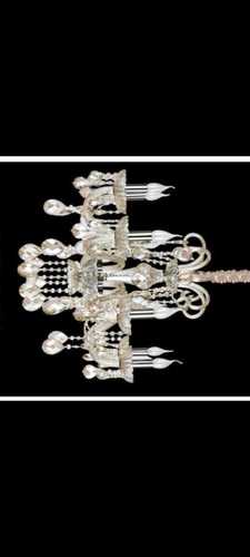 आकर्षक डिजाइन झूमर और फैंसी लाइट्स